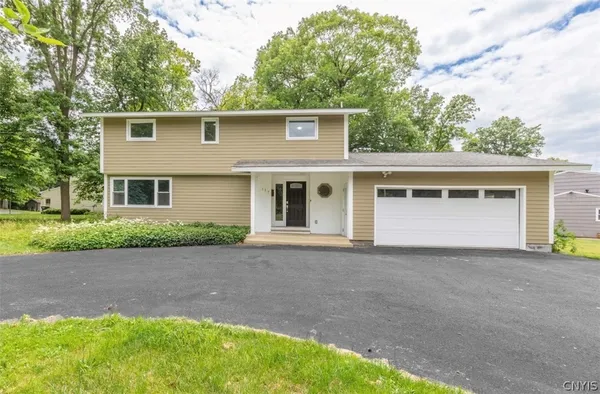 $350,000 | 117 Treeland Circle, Geddes, NY 13219