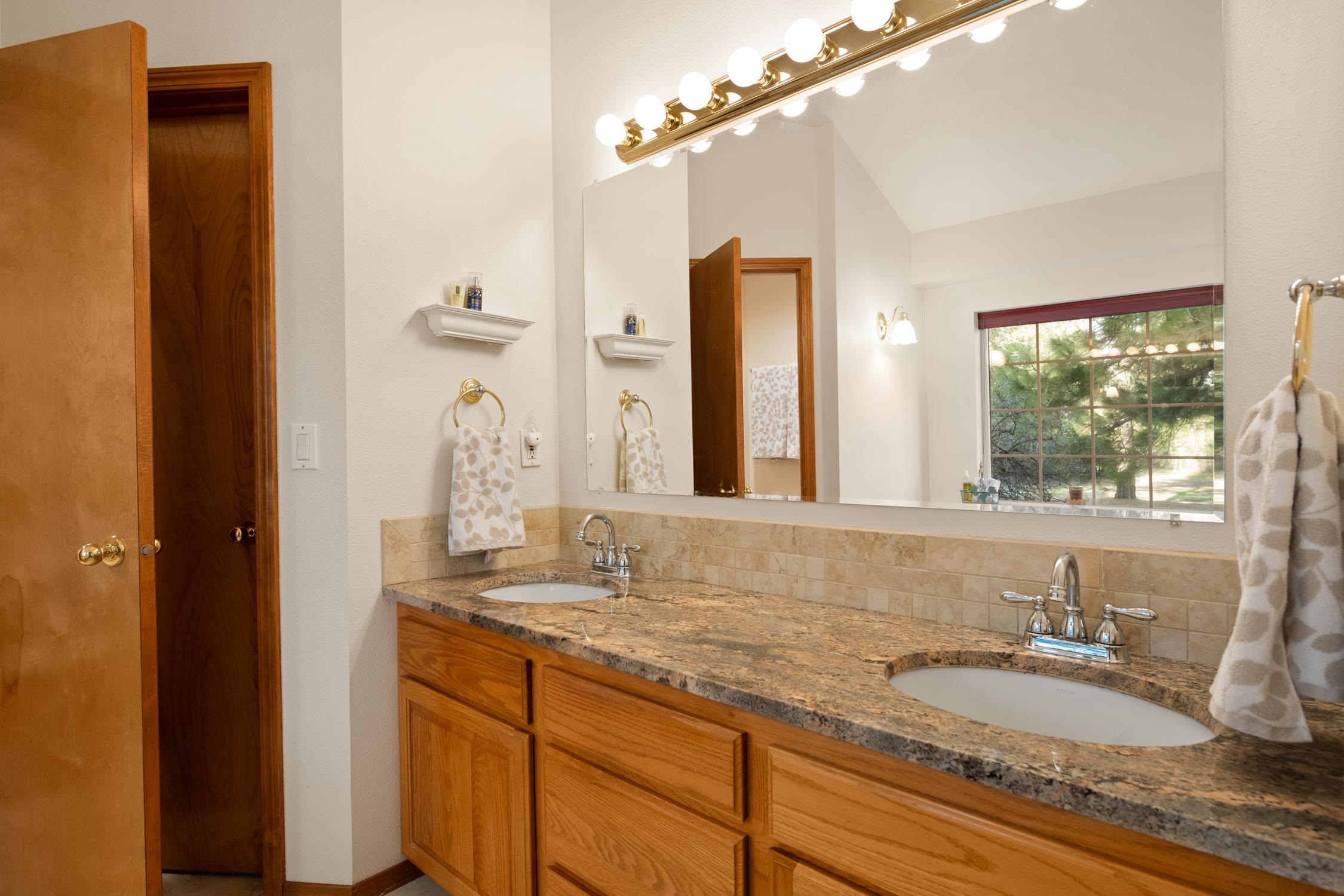 9700 South Spotted Road Cheney, WA 99004 - Photo 8 of 37