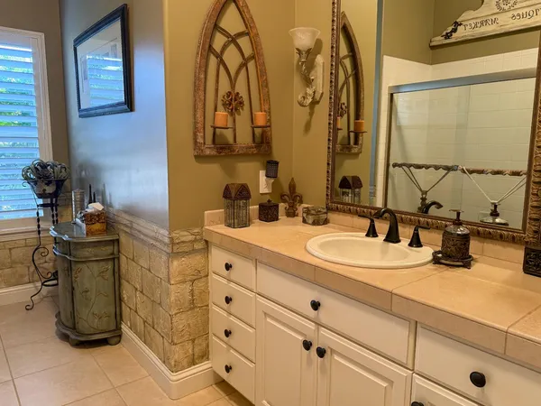 $925,000 | 1116 Bridgetowne Drive, Lodi, CA 95242