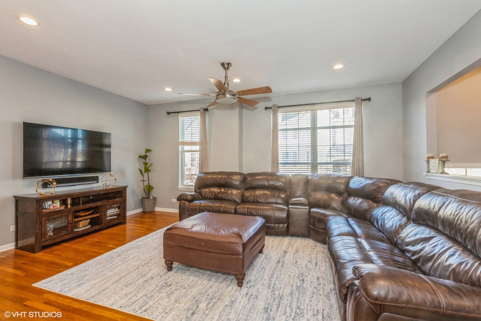 375 North Commerce Street Aurora, IL 60504 - Photo 4 of 13