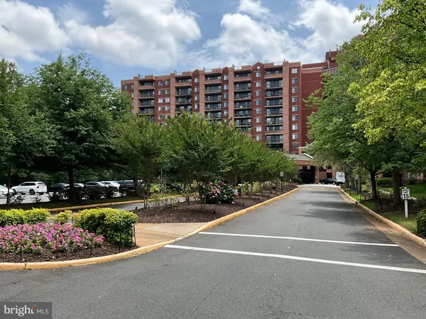 $385,000 | 2230 George C Marshall Drive, Unit 313, Falls Church, VA 22043