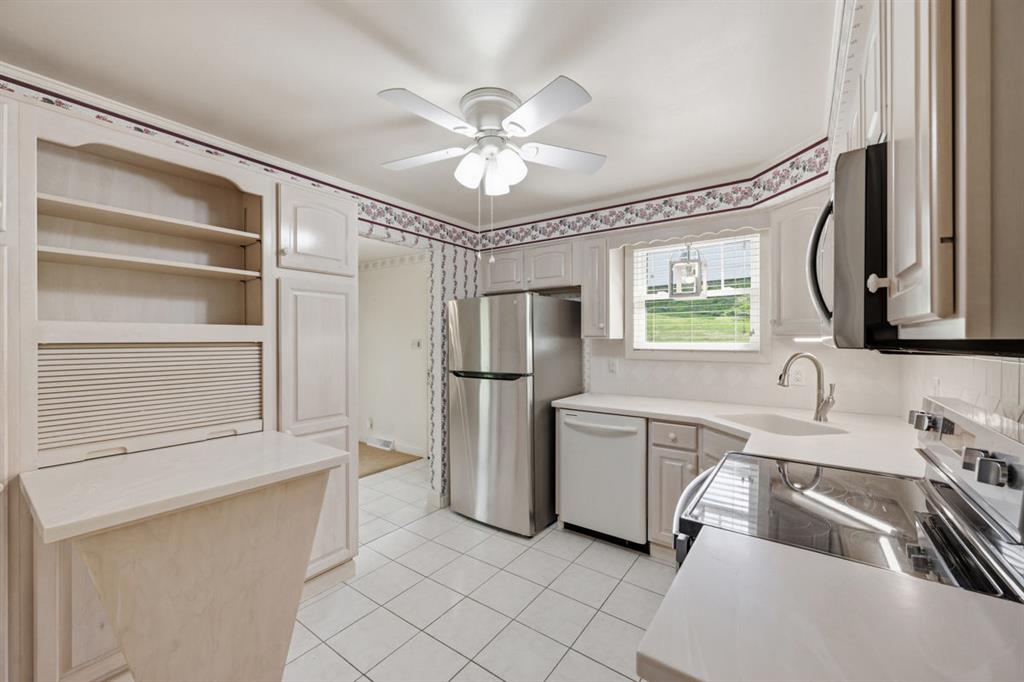 415 Overbrook Road Valencia, PA 16059 - Photo 15 of 44 Kitchen