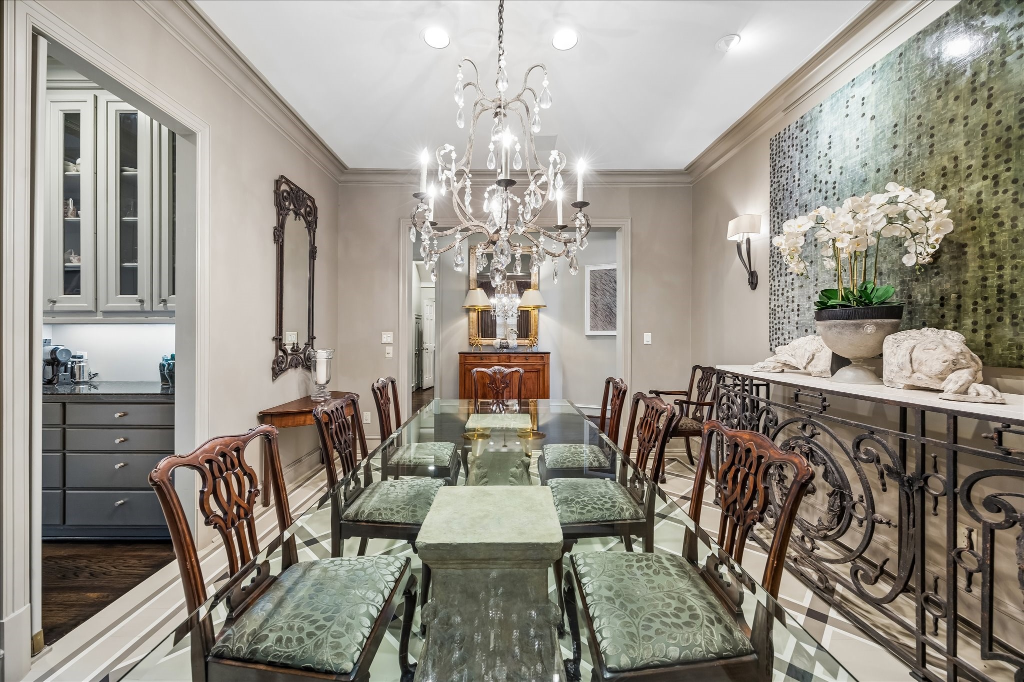 2627 Sutton Court Houston, TX 77027 - Photo 16 of 34 The spacious dining room easily accommodates a large table and provides the perfect setting for sharing meals with friends and loved ones.