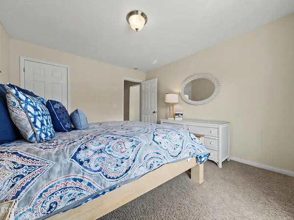 $975,000 | 149 West Deer Village Lane, La Follette, TN 37766