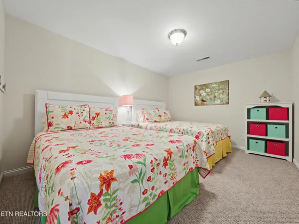 $975,000 | 149 West Deer Village Lane, La Follette, TN 37766