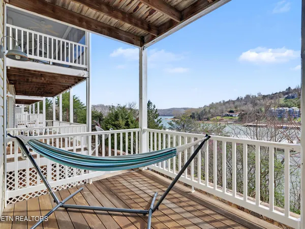 $975,000 | 149 West Deer Village Lane, La Follette, TN 37766