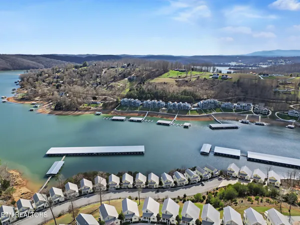 $975,000 | 149 West Deer Village Lane, La Follette, TN 37766