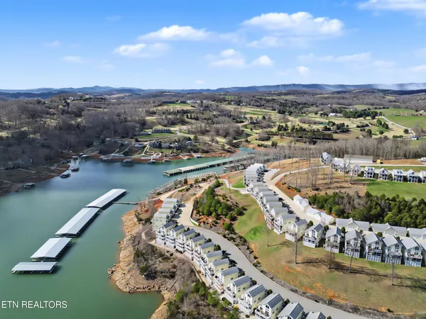 $975,000 | 149 West Deer Village Lane, La Follette, TN 37766