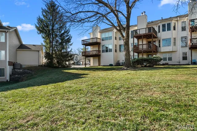 $199,900 | 760 Woodside Trails Drive, Unit 203, Ballwin, MO 63021