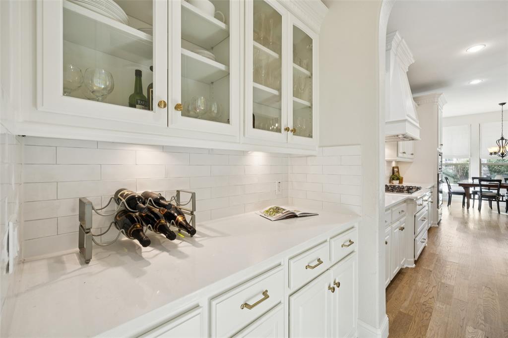 9 Reading Court Trophy Club, TX 76262 - Photo 10 of 40 Butler's Pantry