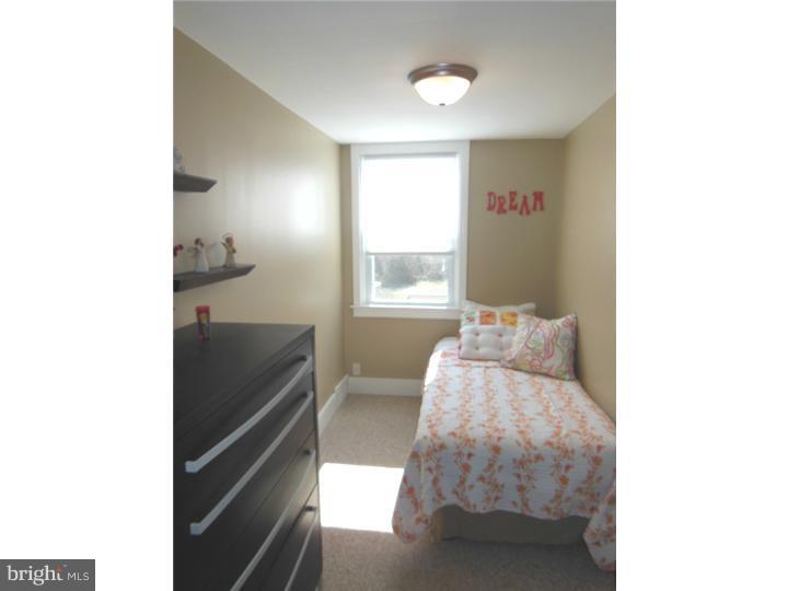 1028 Windsor Road Collingdale, PA 19023 - Photo 14 of 20 Gallery Image 14