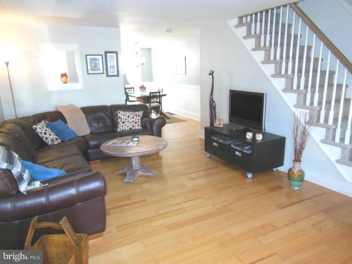 1028 Windsor Road Collingdale, PA 19023 - Photo 3 of 20 Gallery Image 3