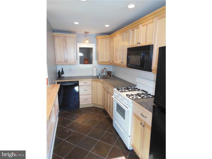 1028 Windsor Road Collingdale, PA 19023 - Photo 9 of 20 Gallery Image 9
