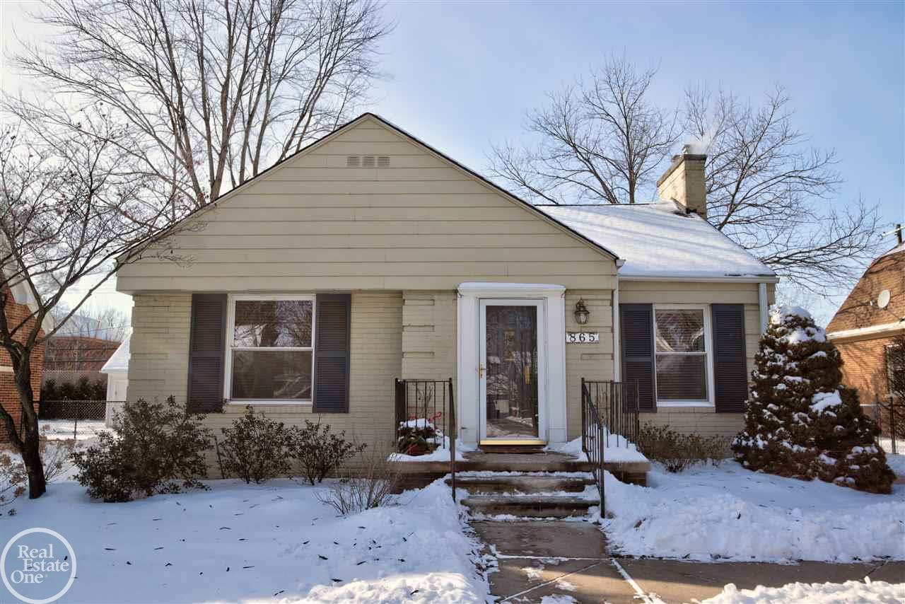 865 Barrington Road Grosse Pointe, MI 48230 - Photo 2 of 43 31370057-1.JPG