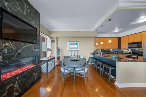 $665,000 | 4950 Central Street, Unit 606, Kansas City, MO 64112