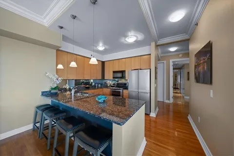 $665,000 | 4950 Central Street, Unit 606, Kansas City, MO 64112