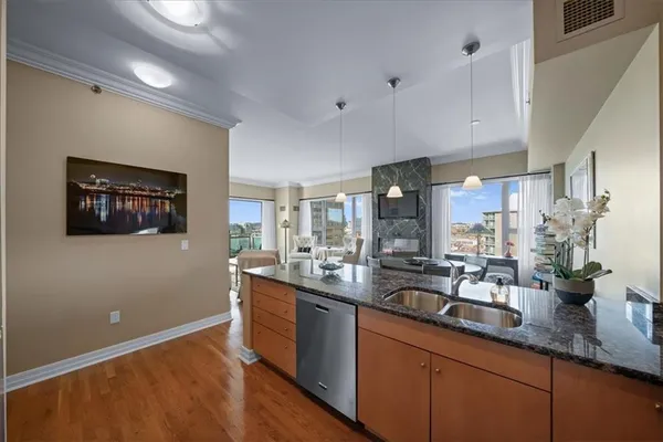 $665,000 | 4950 Central Street, Unit 606, Kansas City, MO 64112