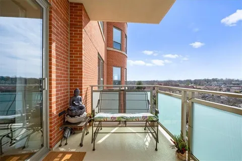 $665,000 | 4950 Central Street, Unit 606, Kansas City, MO 64112