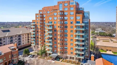 $665,000 | 4950 Central Street, Unit 606, Kansas City, MO 64112