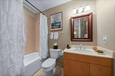 $665,000 | 4950 Central Street, Unit 606, Kansas City, MO 64112