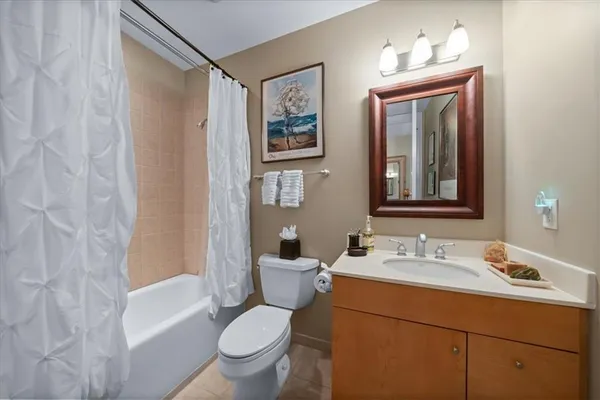 $665,000 | 4950 Central Street, Unit 606, Kansas City, MO 64112