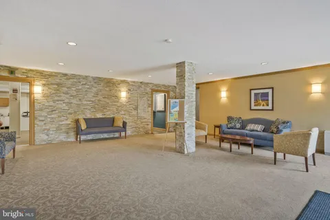 $219,900 | 1830 Columbia Pike, Unit 107, Arlington, VA 22204