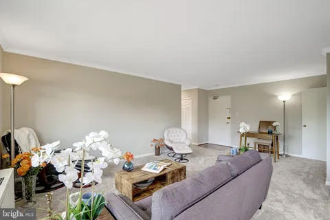 $219,900 | 1830 Columbia Pike, Unit 107, Arlington, VA 22204
