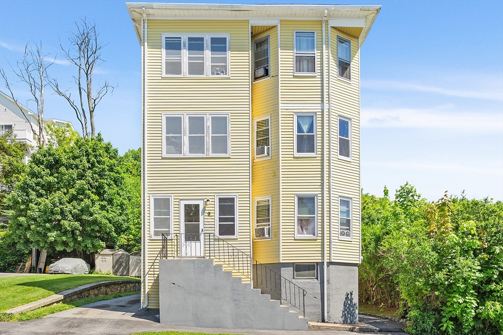 9 Caprera Road Worcester, MA 01604 - Photo 1 of 31