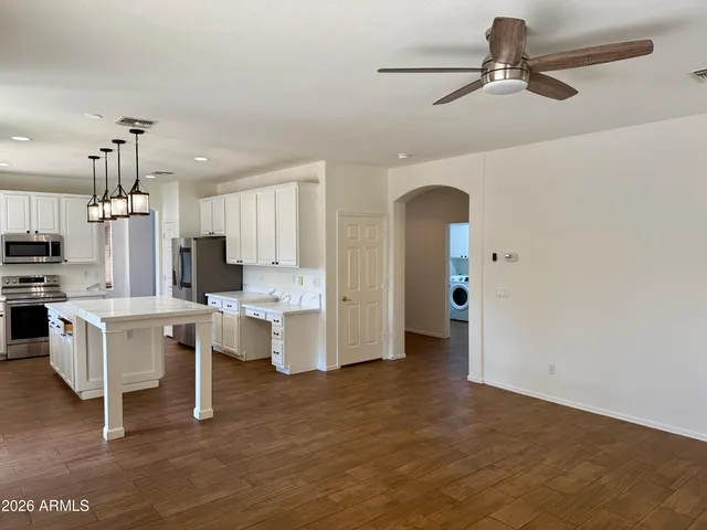 $2,500 | 2431 West Carter Road, Phoenix, AZ 85041