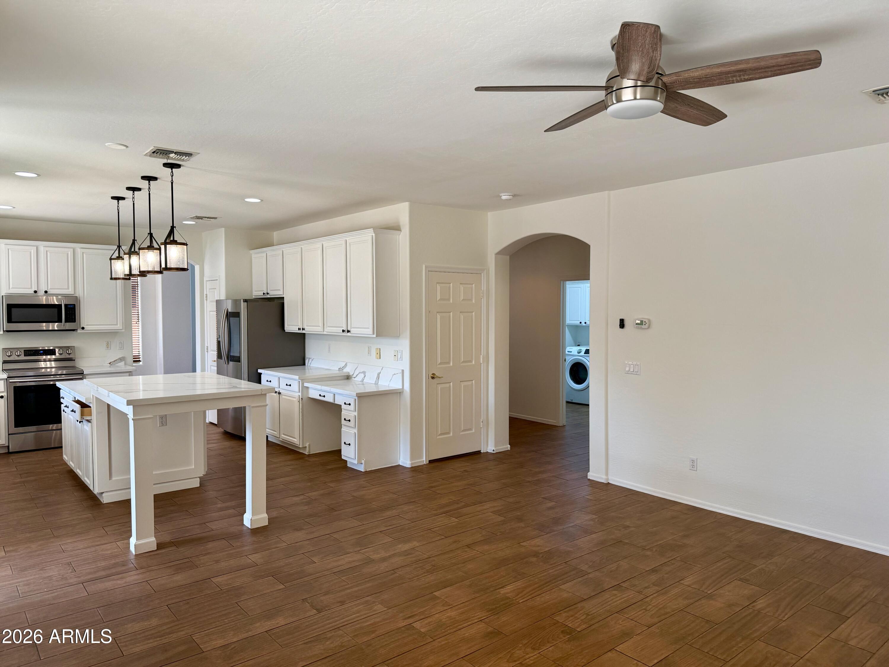 2431 West Carter Road Phoenix, AZ 85041 - Photo 12 of 30 Family Room