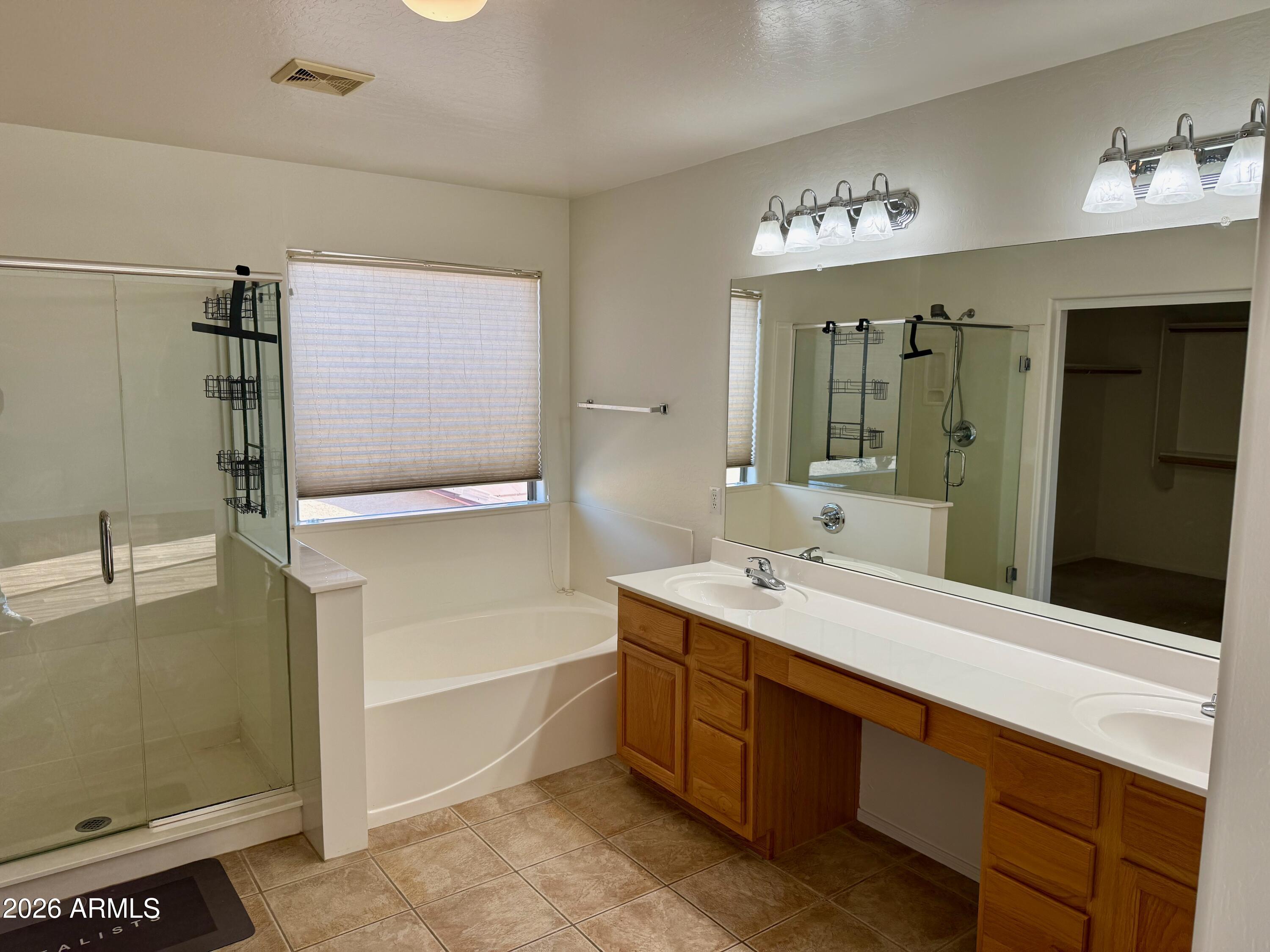 2431 West Carter Road Phoenix, AZ 85041 - Photo 24 of 30 Master Bath