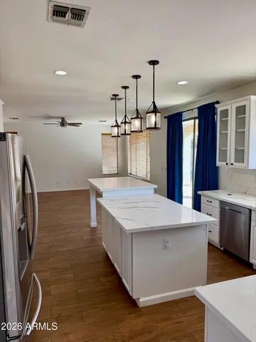 $2,500 | 2431 West Carter Road, Phoenix, AZ 85041