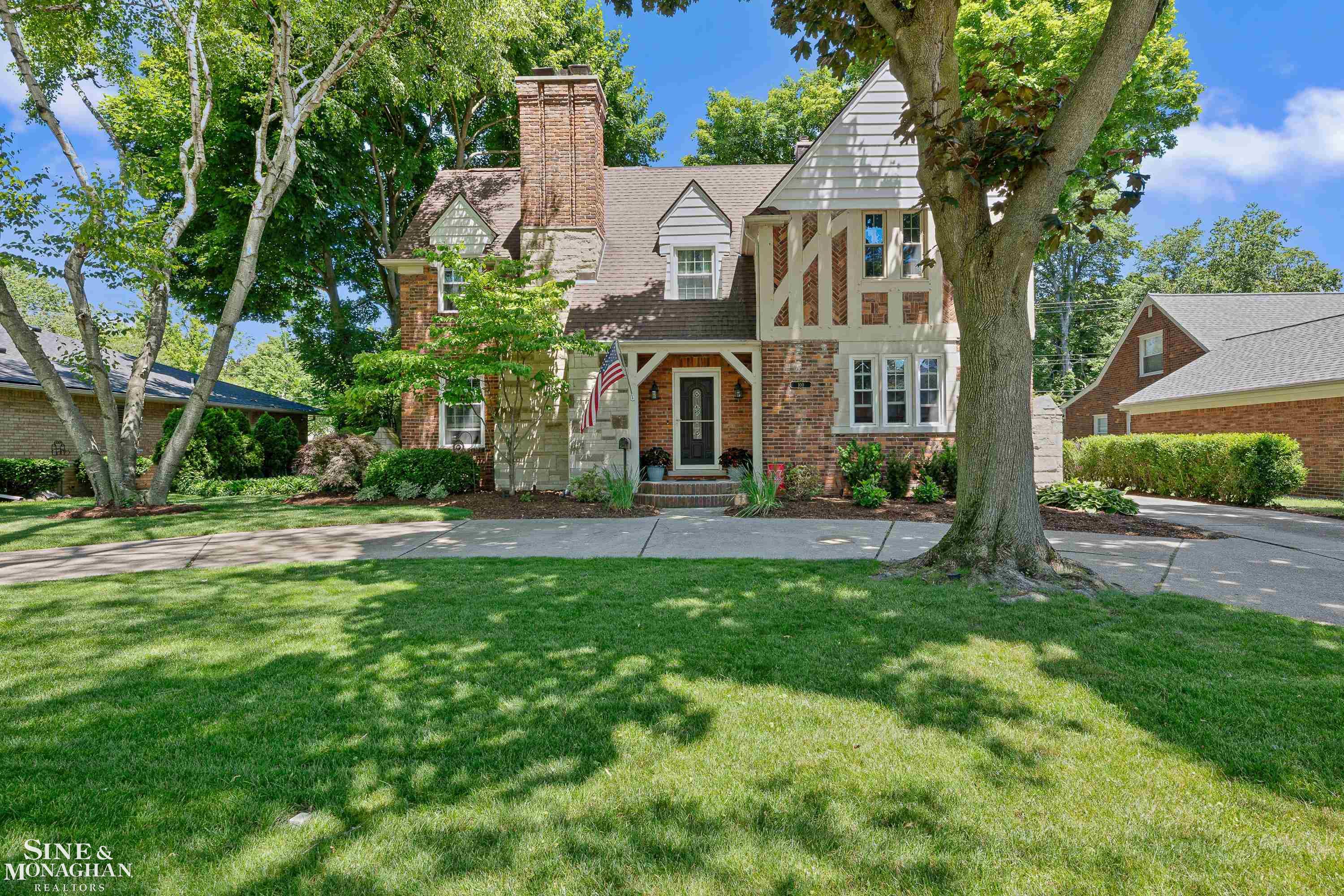 100 Roslyn Road Grosse Pointe Woods, MI 48236 - Photo 54 of 55