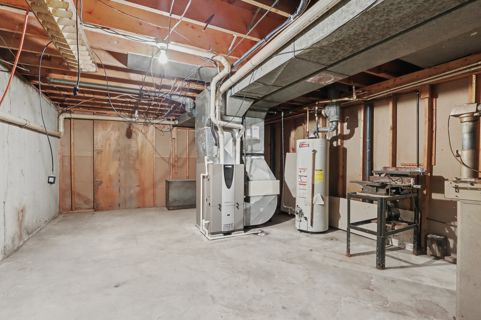 24304 South Frontage Road West Channahon, IL 60410 - Photo 21 of 26 a view of a room with gym equipment