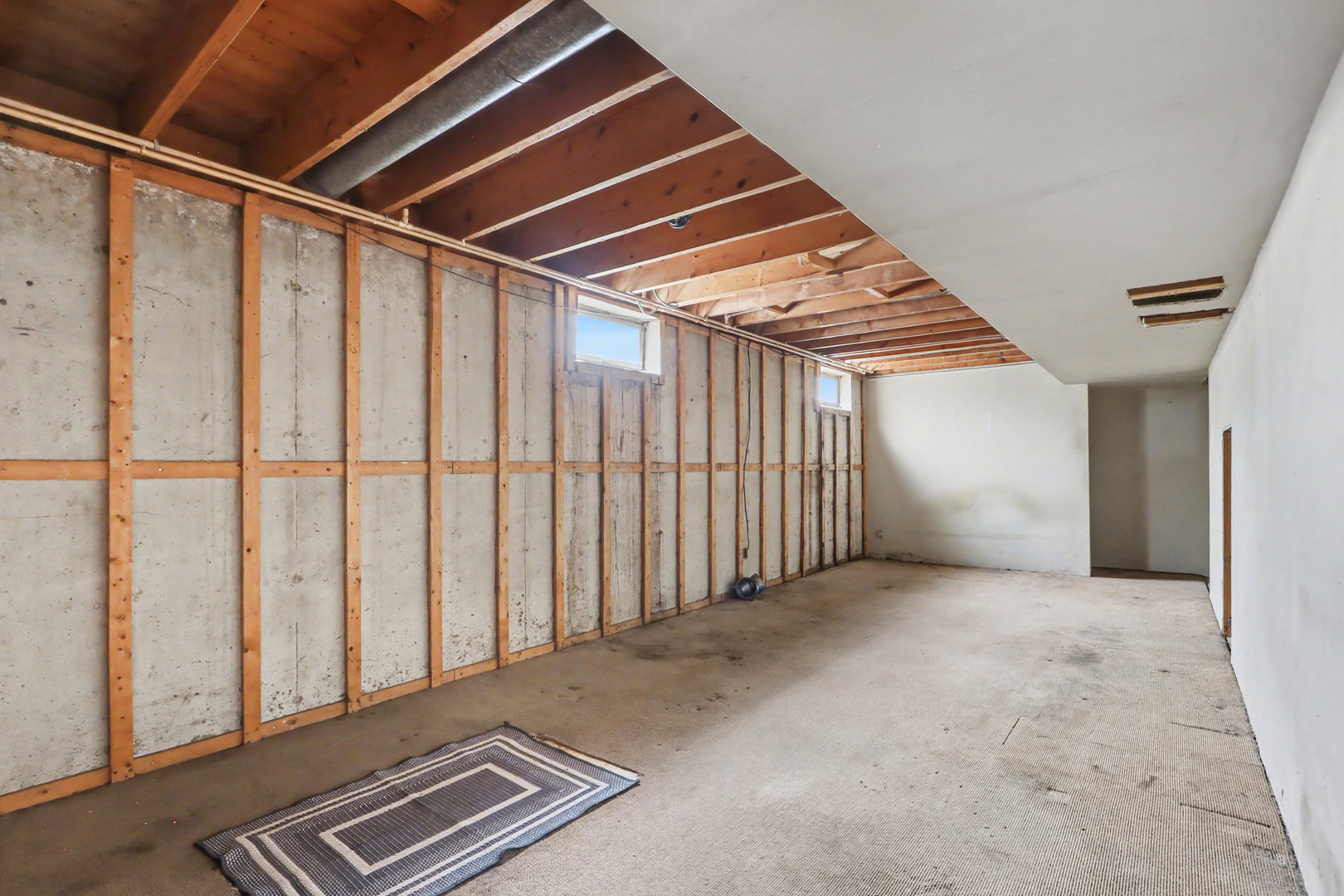 24304 South Frontage Road West Channahon, IL 60410 - Photo 22 of 26 a view of an empty room