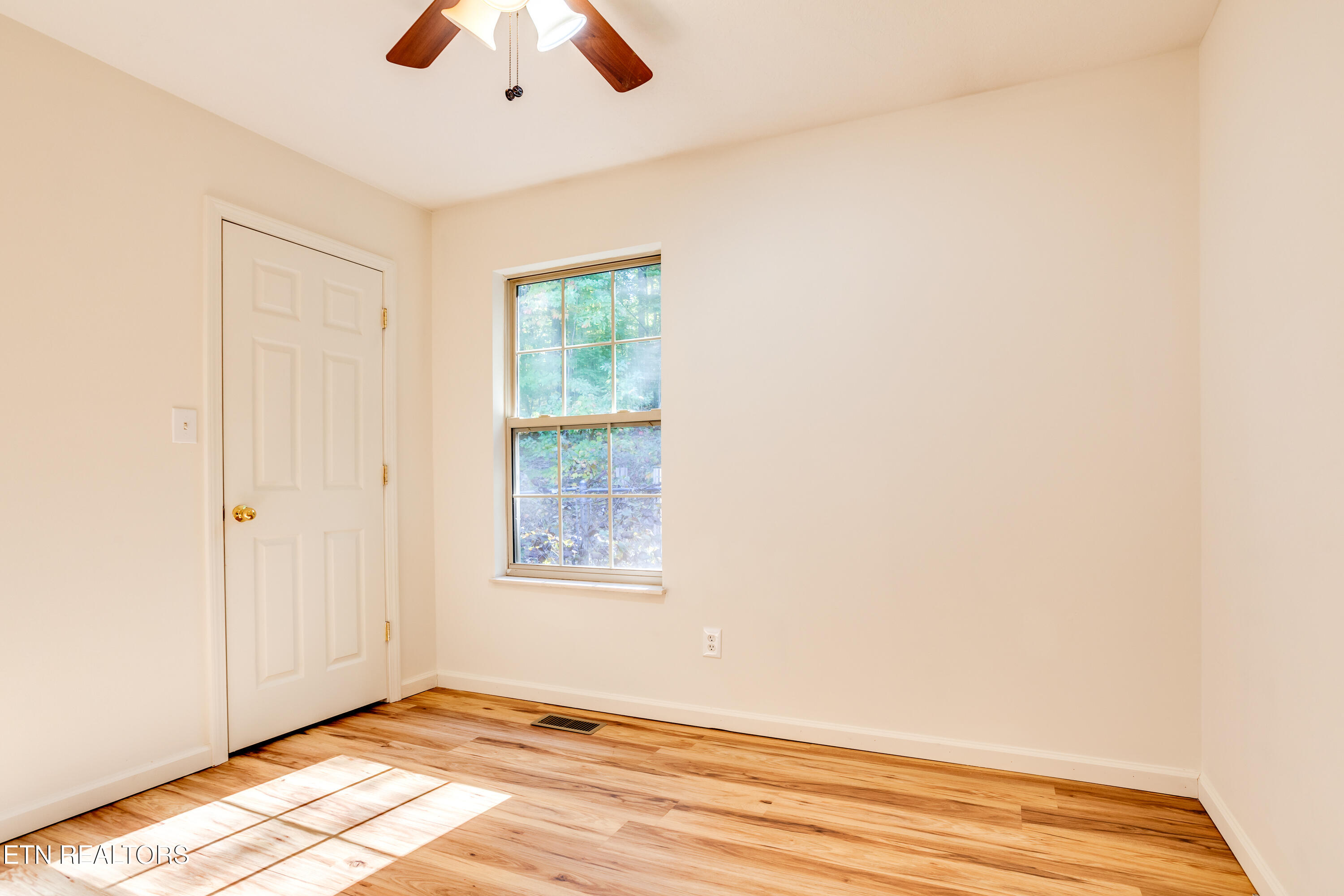 337 Tumbling Run Estates Maynardville, TN 37807 - Photo 12 of 33 Bedroom