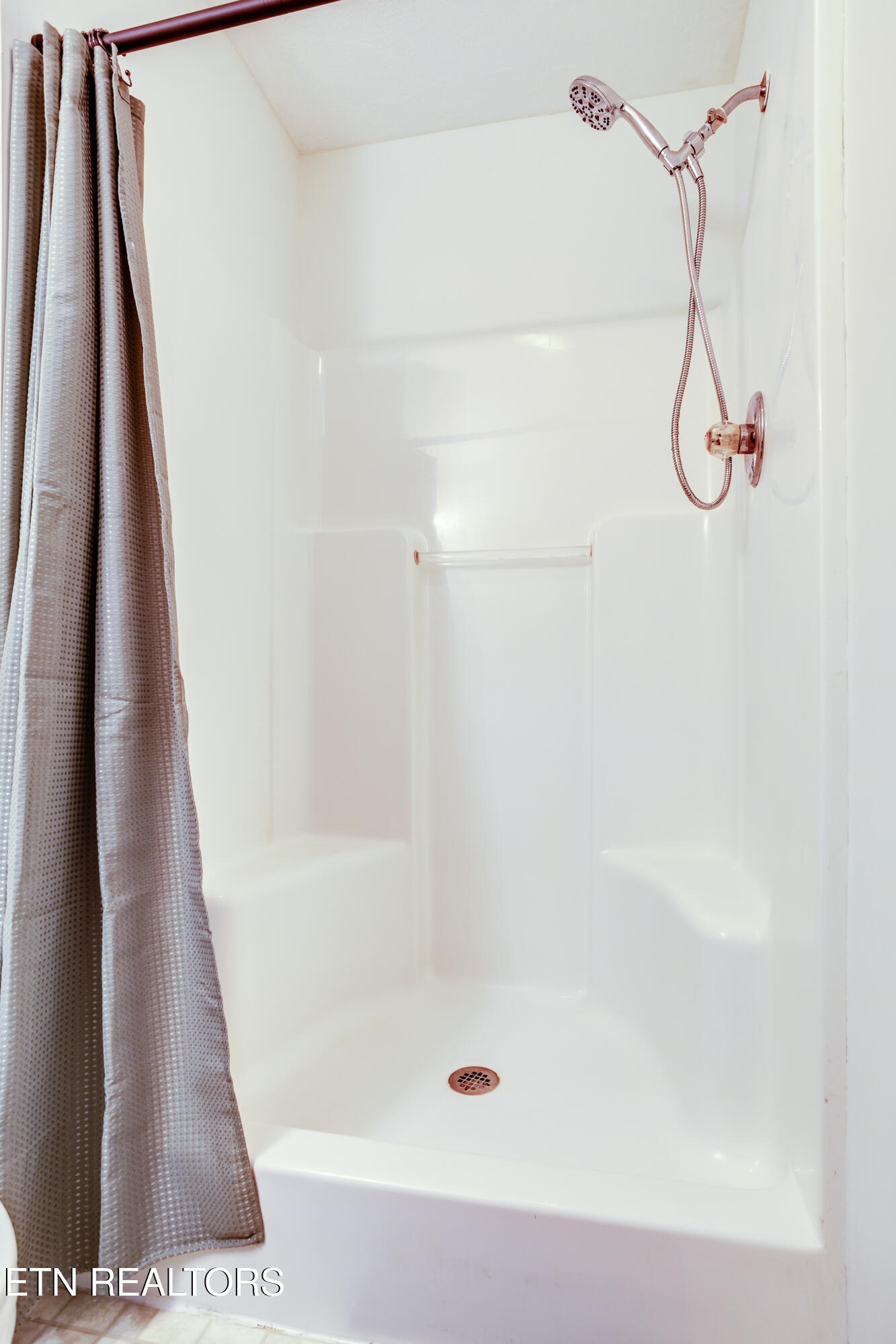 337 Tumbling Run Estates Maynardville, TN 37807 - Photo 22 of 33 Walk In Shower