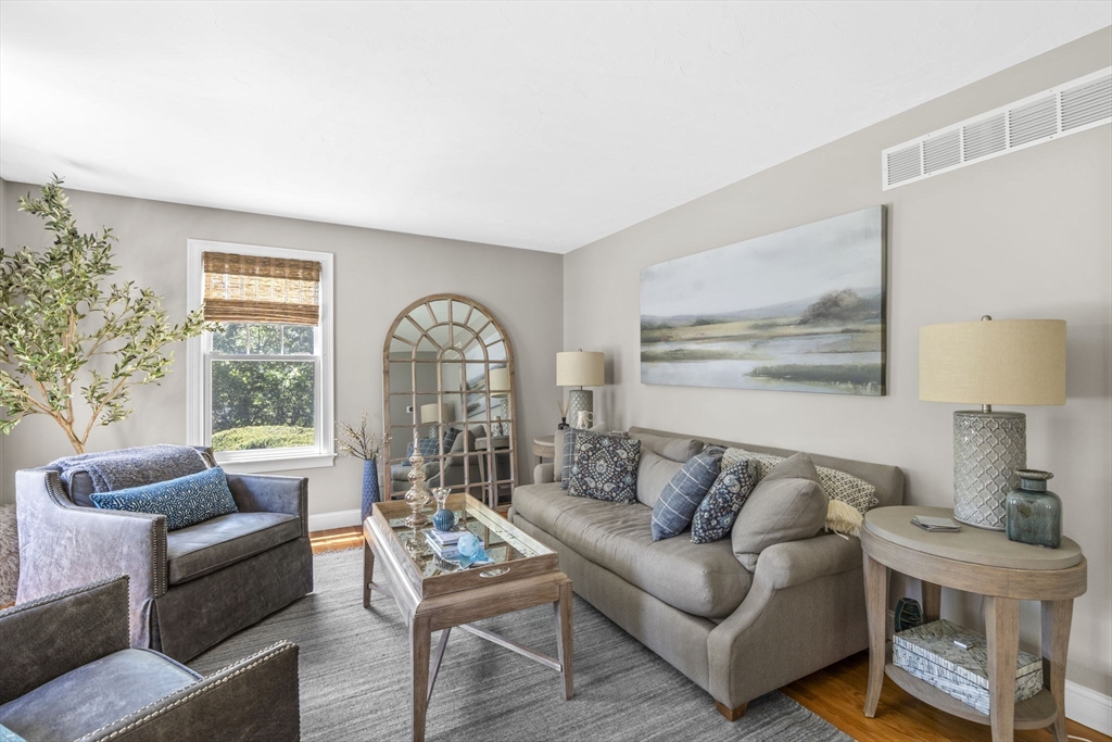 160 Quail Run Marshfield, MA 02050 - Photo 7 of 42