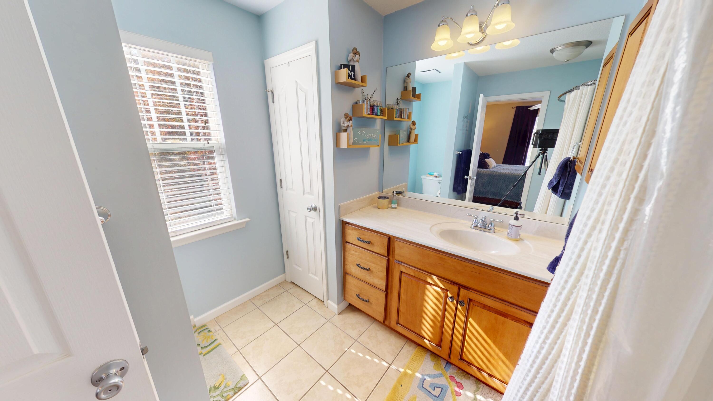 125 Silver Maple Circle Southwest Cleveland, TN 37311 - Photo 22 of 38 22 - Primary Bathroom