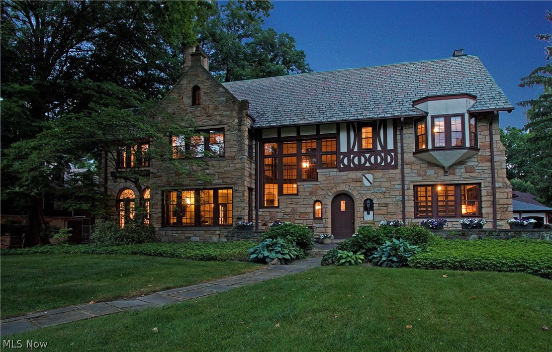 2677 Berkshire Road Cleveland, OH 44106 - Photo 2 of 35