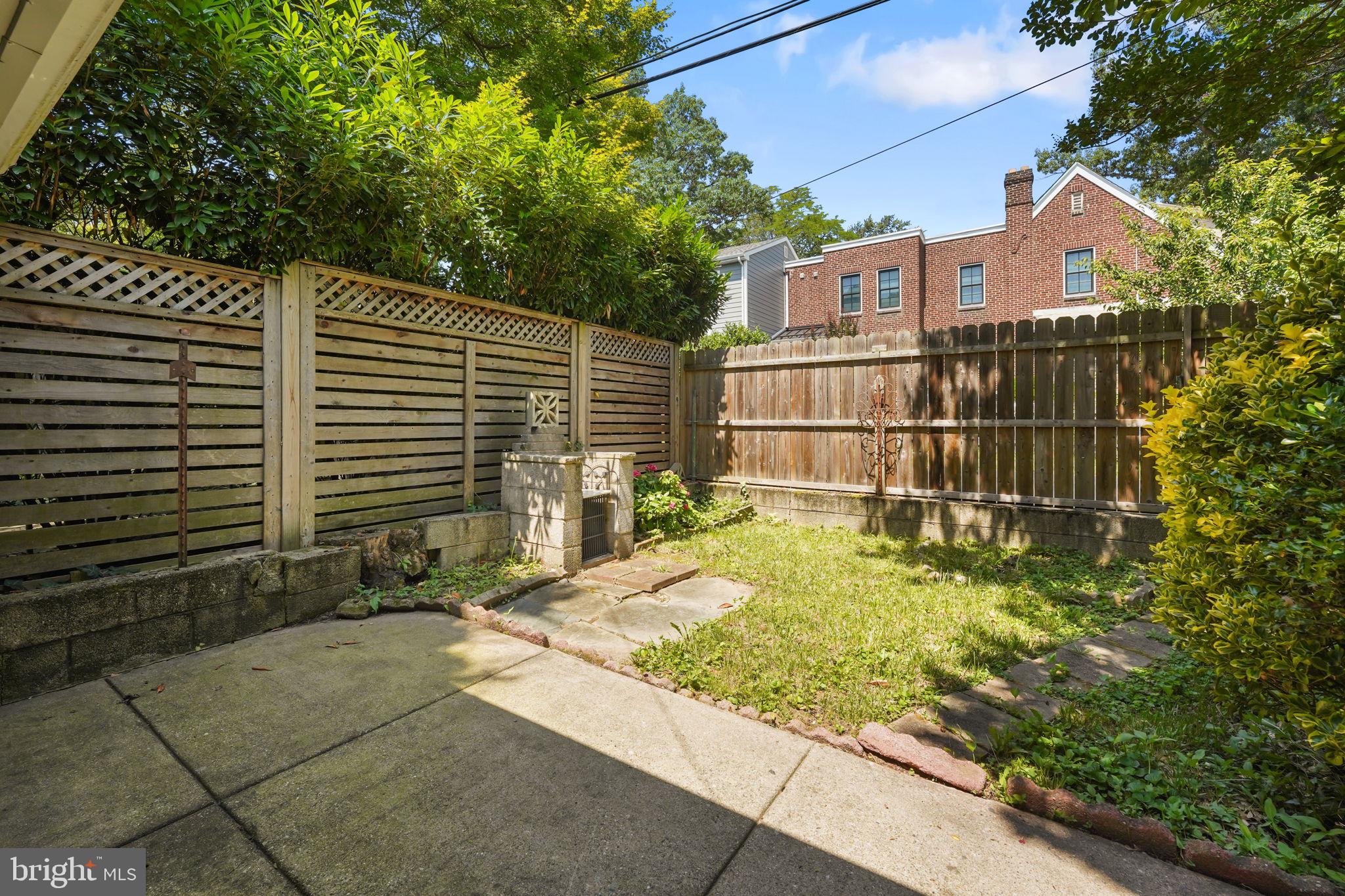 31 East Gravers Lane Philadelphia, PA 19118 - Photo 34 of 35 Backyard