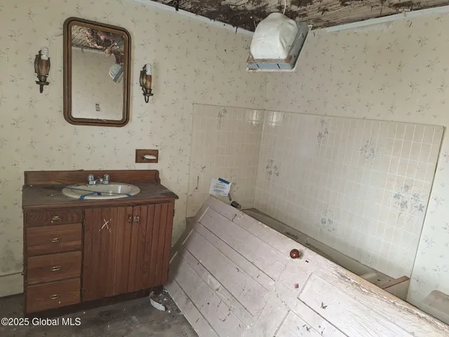 $75,000 | 6 Lee, Oak Hill, NY 12460