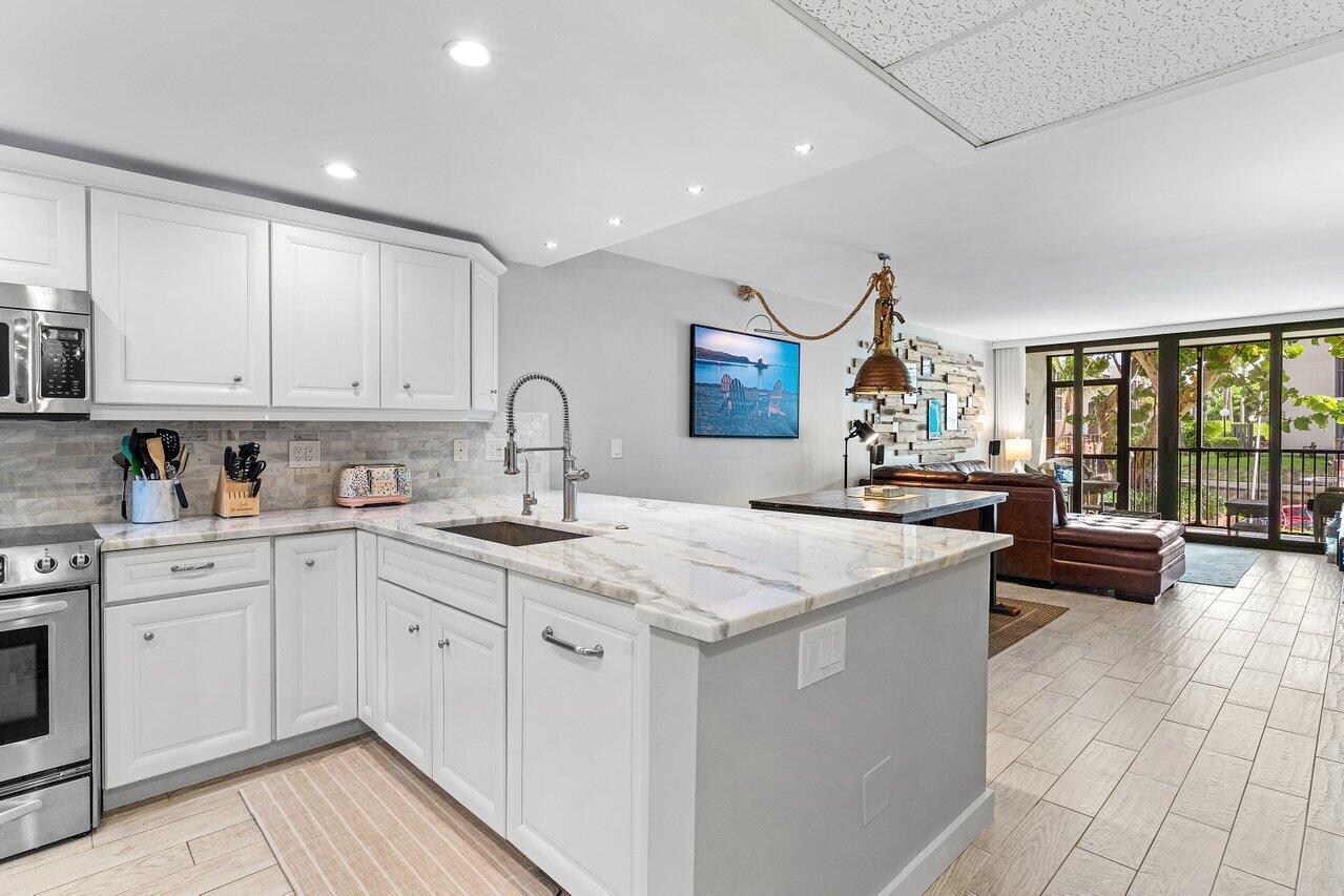 17 Royal Palm Way, Unit 1050 Boca Raton, FL 33432 - Photo 7 of 47 004-17RoyalPalmWay-1050-BocaRaton-FL-334