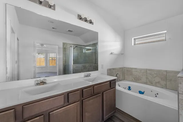 $2,000 | 15918 Tug Court, Crosby, TX 77532