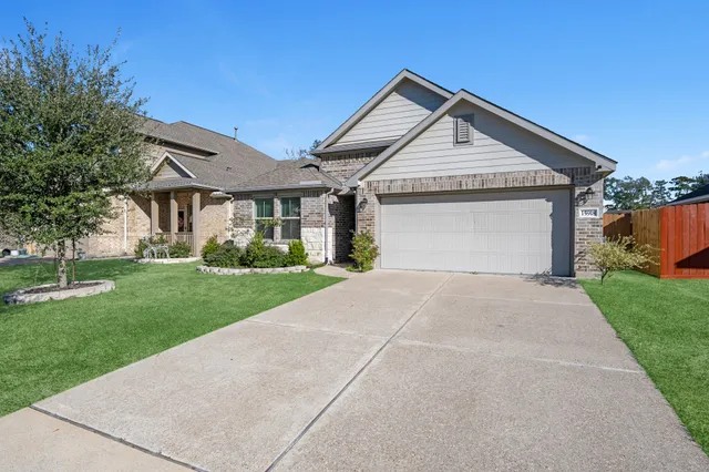 $2,000 | 15918 Tug Court, Crosby, TX 77532