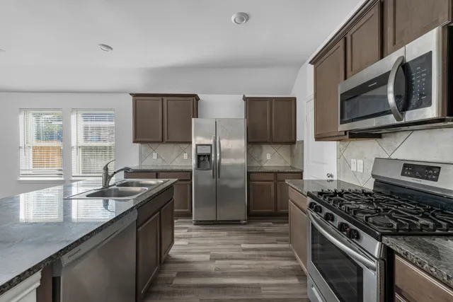 $2,000 | 15918 Tug Court, Crosby, TX 77532