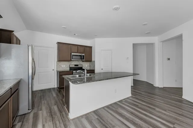 $2,000 | 15918 Tug Court, Crosby, TX 77532