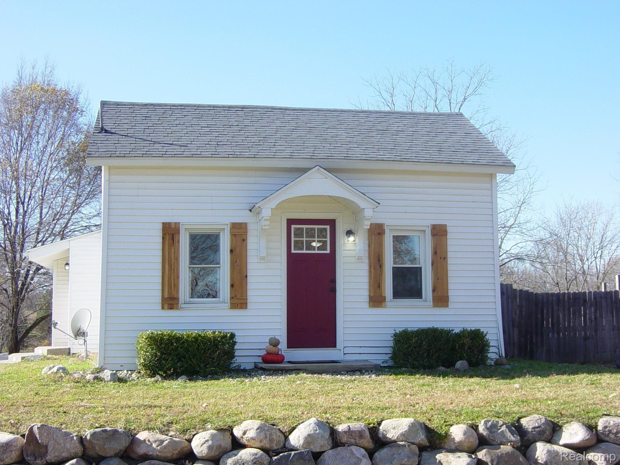 7516 South Durand Road Durand, MI 48429 - Photo 2 of 51 DSC00369.JPG