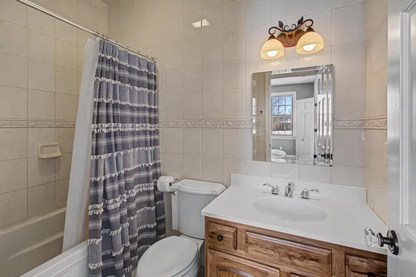 $1,375,000 | 4517 Oak Hill Road, Williston, VT 05495