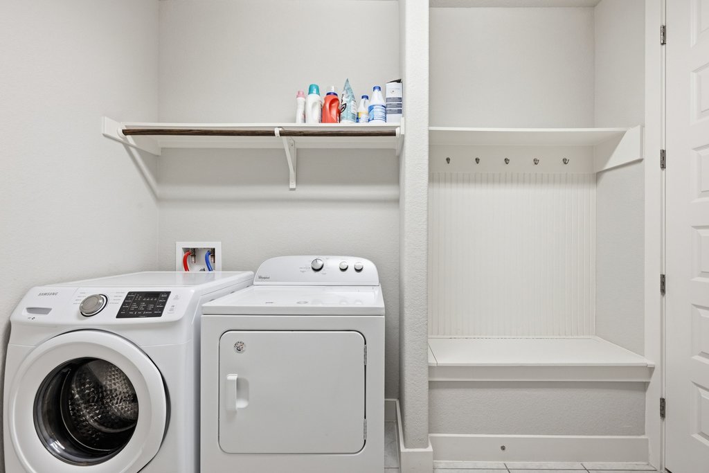 191 Tabago Court Austin, TX 78737 - Photo 30 of 40 a utility room with dryer and washer